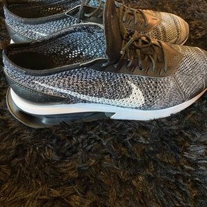 Nike air max flyknit size 10.5